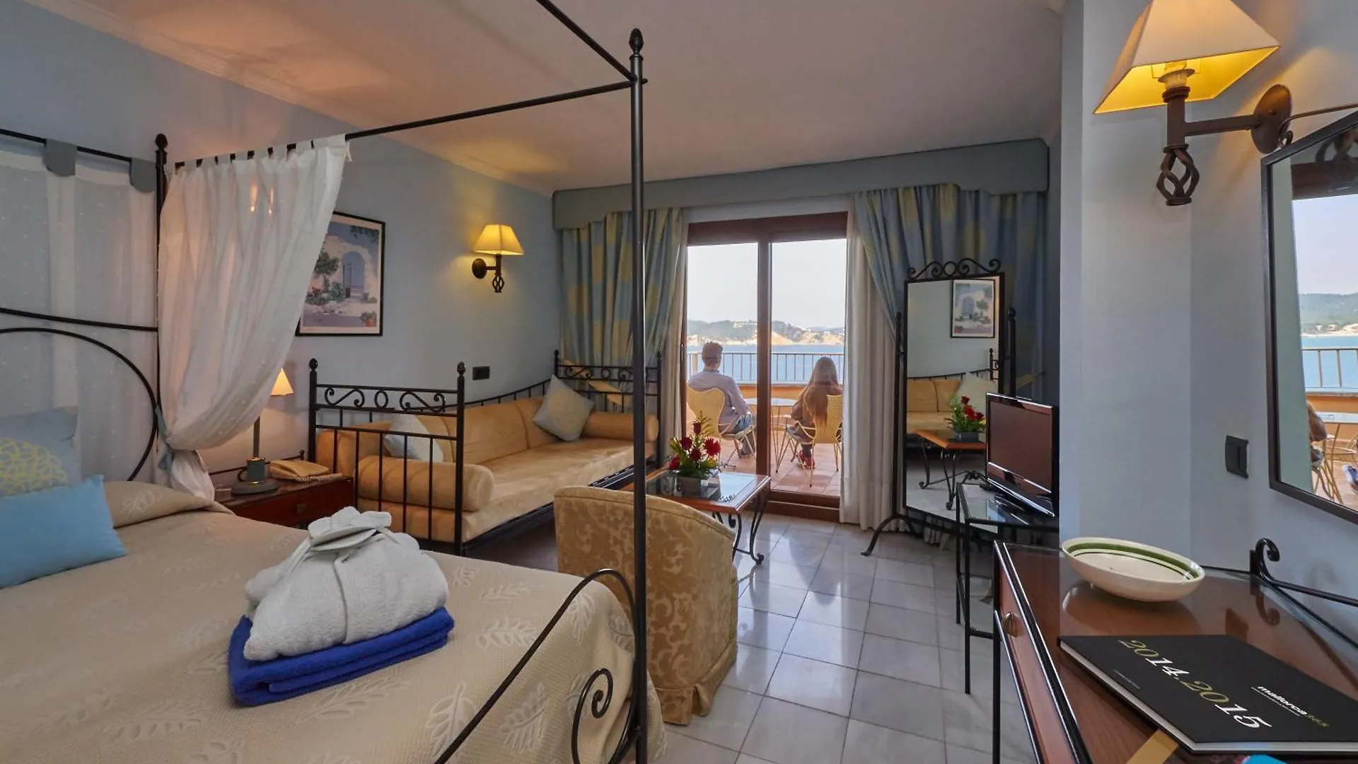 Hotel Petit Cala Fornells Peguera