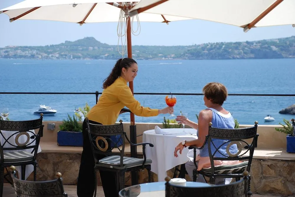 Hotel Petit Cala Fornells Пегера