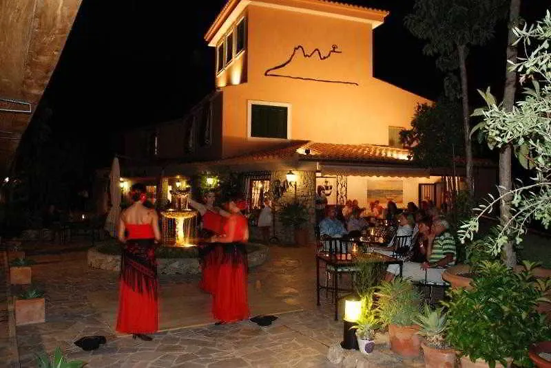 Hotel Petit Cala Fornells Пегера 5*,