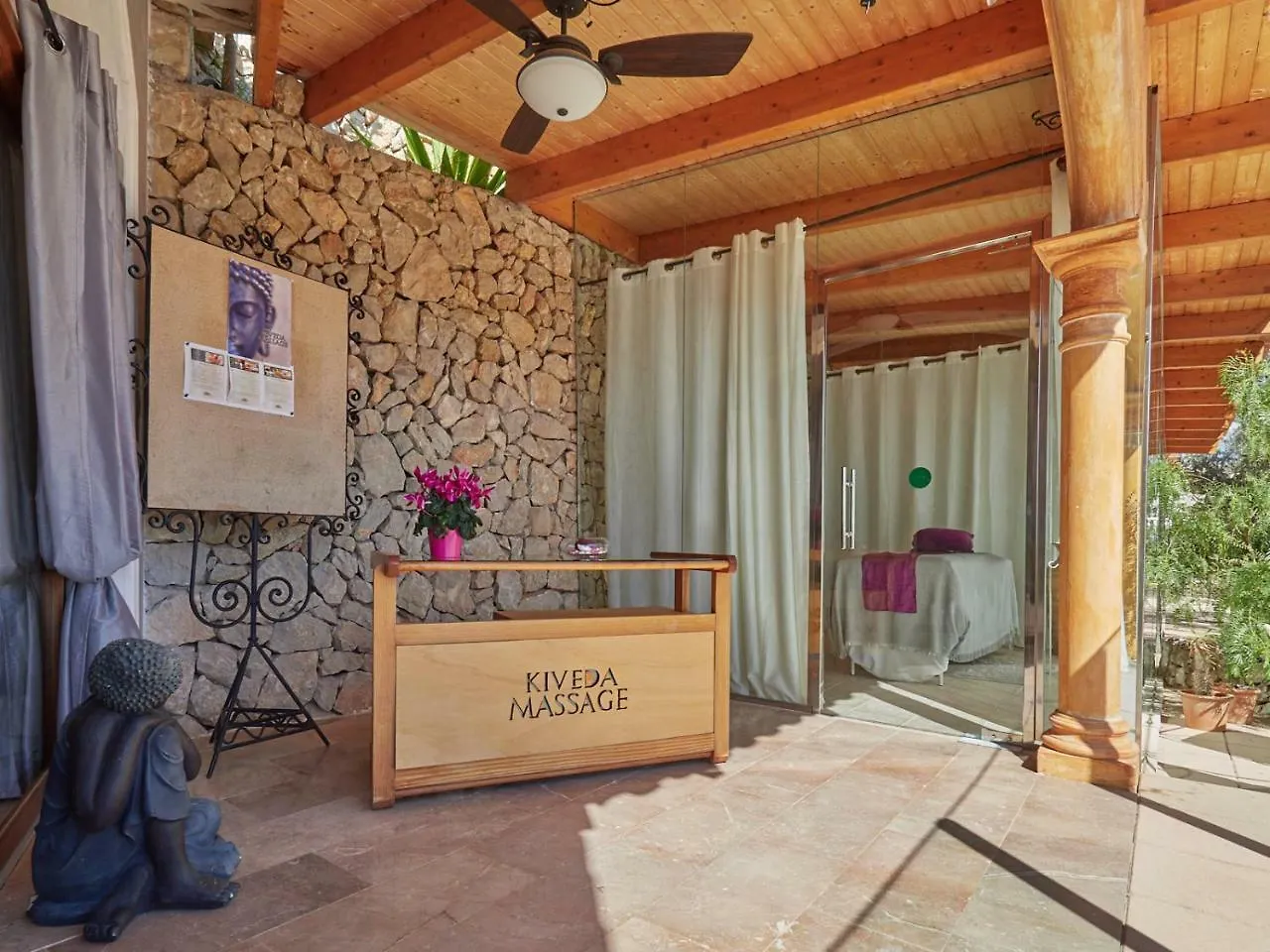Hotel Petit Cala Fornells Пегера